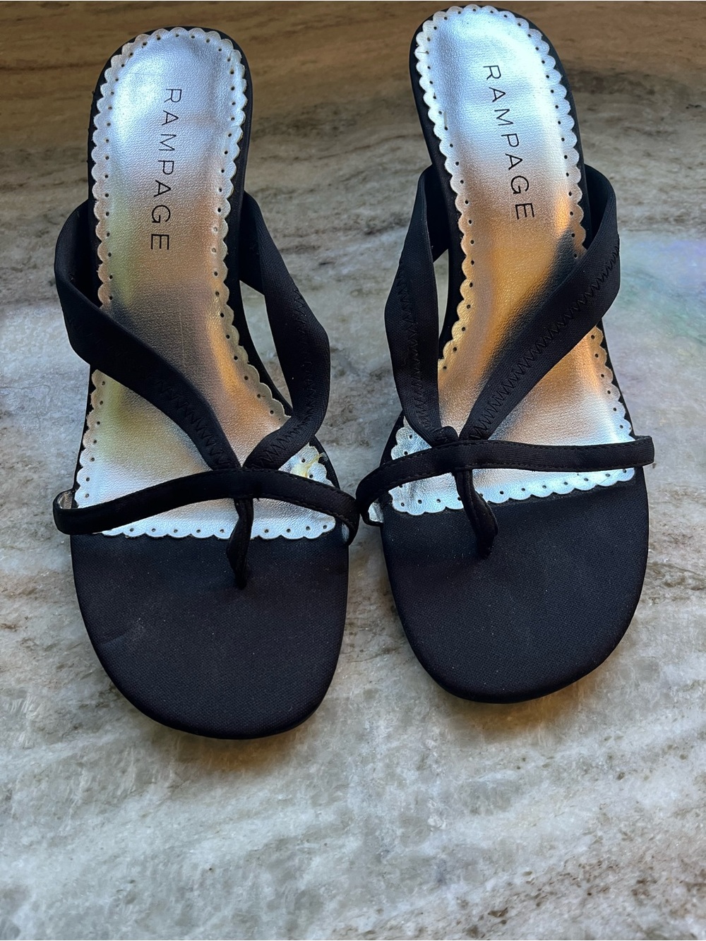 Rampage Madyson Black Fabric Stacked 3" Kitten Heel Sandals Thong Size 9 NWOT